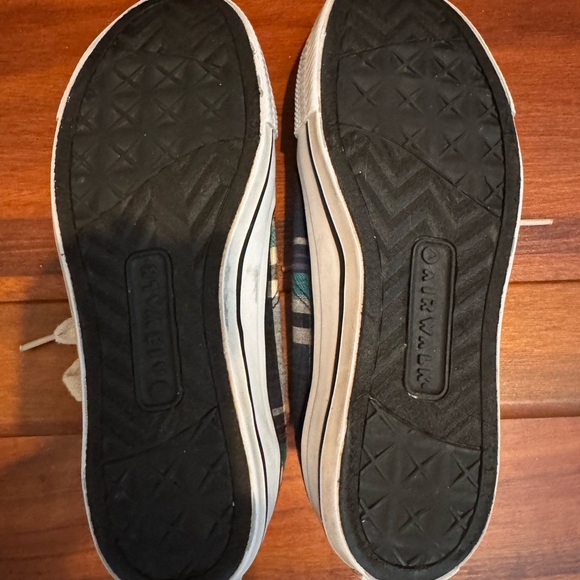 Airwalk Women's Plaid Sneakers - Black, Blue, and Green - Picture 5 of 7